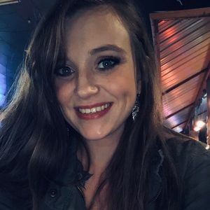 Meet your Posher, Cassandra